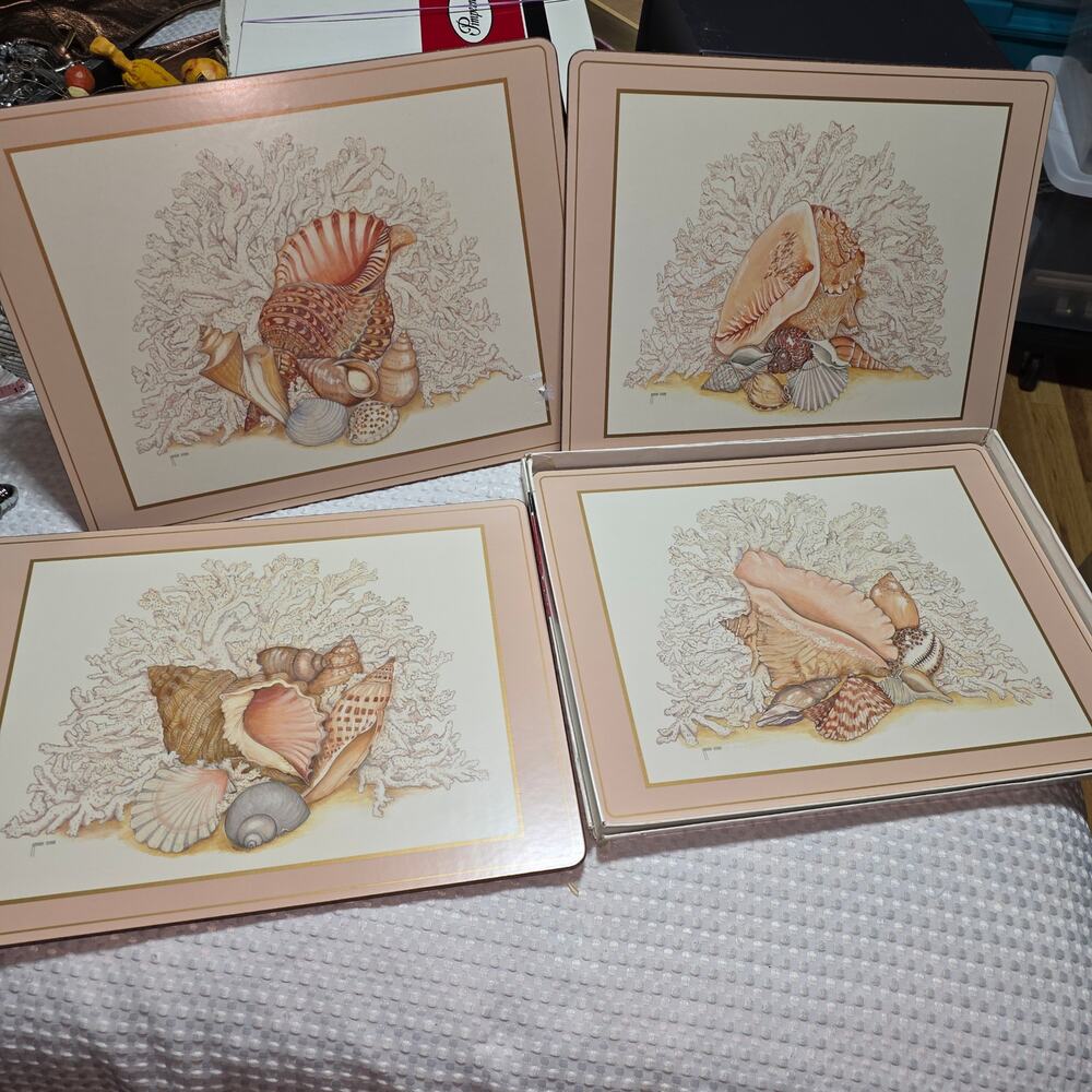 4 PIMPERNEL SET OF 4 HARD SEASHELL PLACEMATS